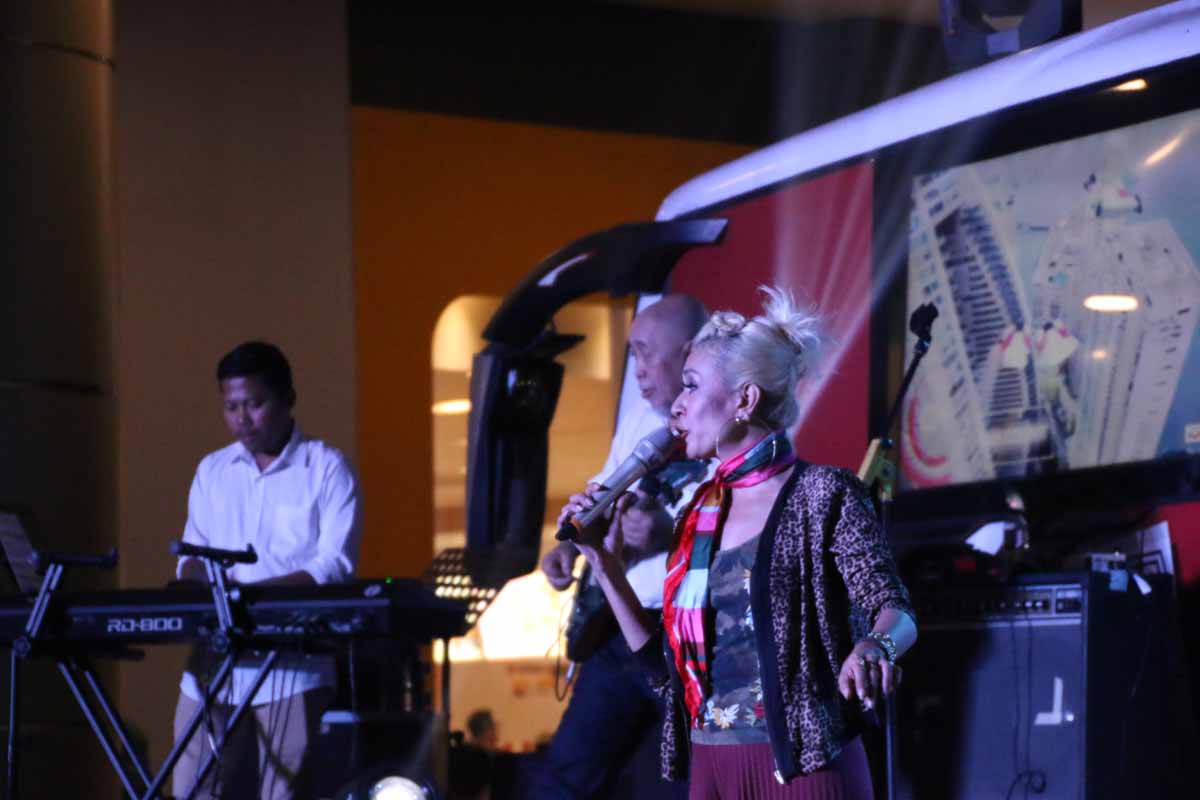 Apa yang membedakan album “Aloha” dari album sebelumnya?